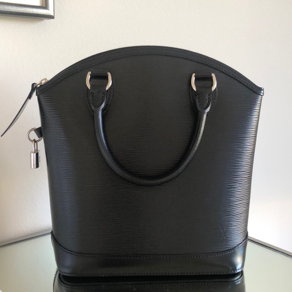 Authentic Louis Vuitton Lockit in Epi Leather